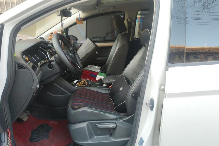 Used Volkswagen Touran 2016 Volkswagen Touran L 280TSI DSG Comfort Edition
