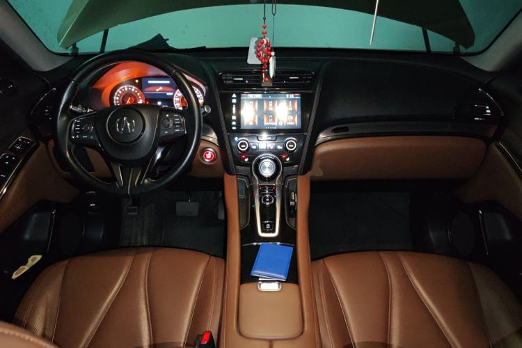 Used Acura CDX 2016 1.5T Two-Wheel Drive Deluxe Edition Center Console