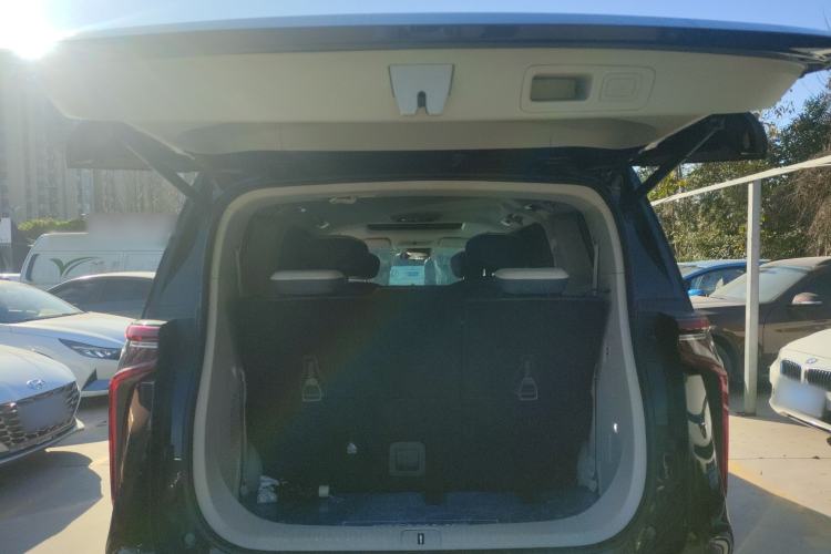 Used SAIC MAXUS G90 2022 2.0T Galaxy Seven-Seater Version
