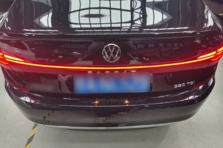 Used Volkswagen Passat 2025 Outstanding Model 380TSI Dragon Glory Edition
