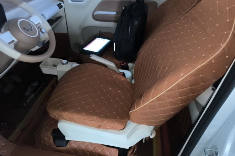 Used Wuling Hongguang MINIEV 2024 3rd Generation 215km Youth Edition Left Front Seat