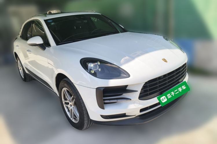 Used Porsche Macan 2018 Macan 2.0T Front Right 45 Deg