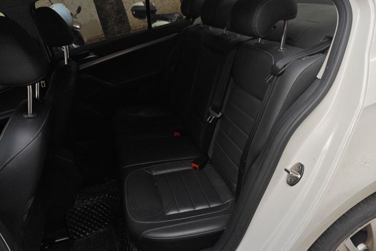 Used Volkswagen Lavida 2017 1.6L Automatic Comfort Edition
