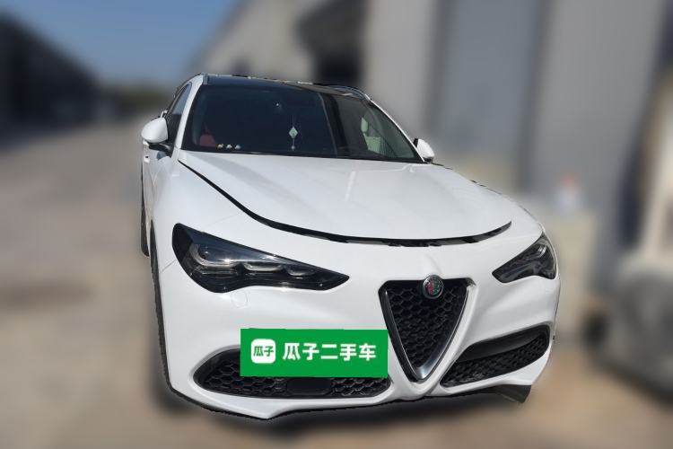 Used Alfa Romeo Stelvio 2017 2.0T 200HP Luxury Edition Front