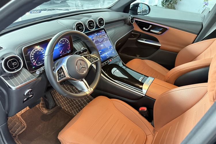 Used Mercedes-Benz GLC 2023 GLC 260 L 4MATIC Dynamic Edition 5-seater