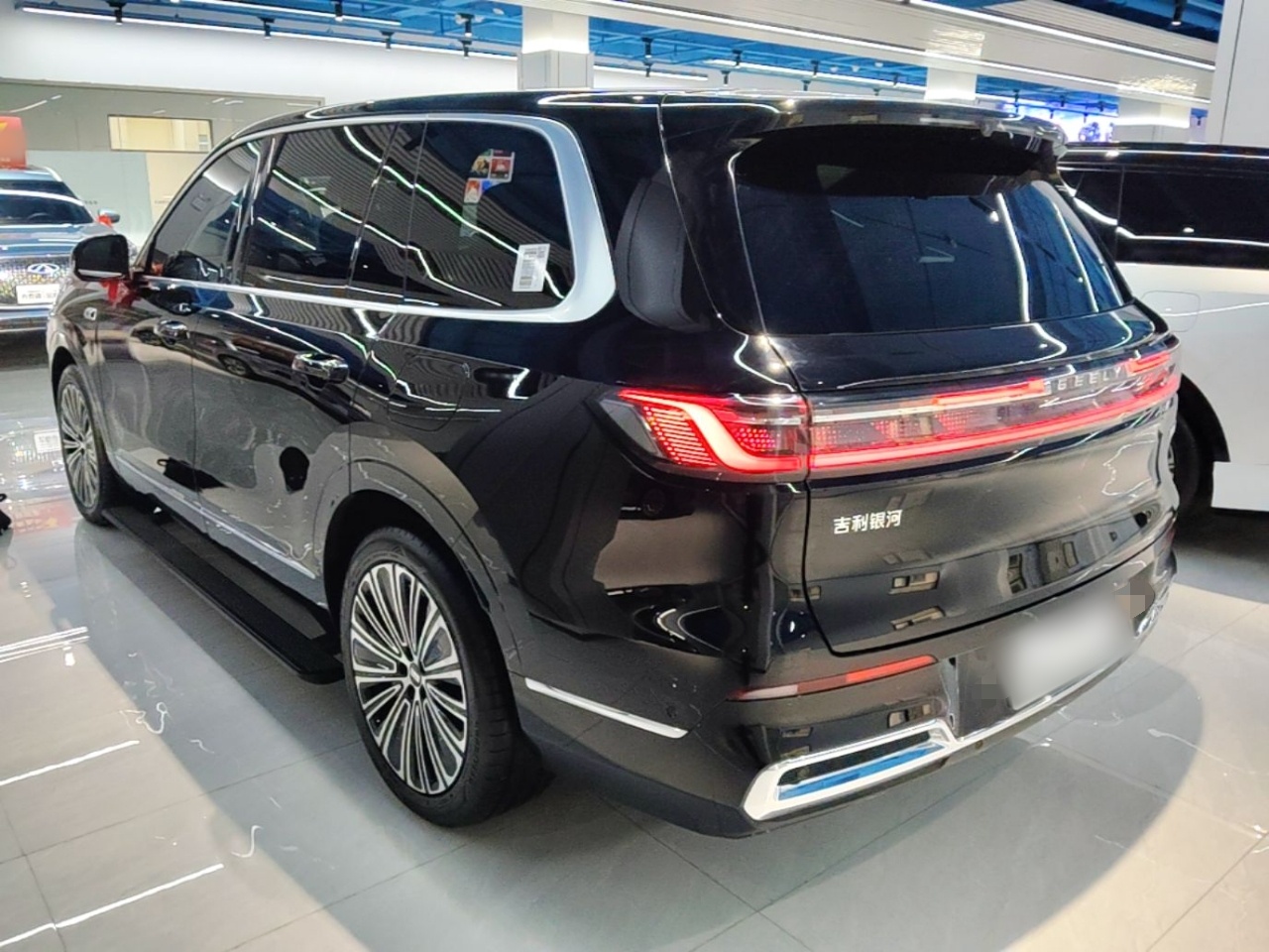 Geely Galaxy M9 2025 Model 210km Four-Wheel-Drive Leading Edition — снимка 4