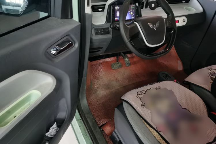 Used Wuling Hongguang MINIEV 2022 Macaron Fashion Model Lithium Iron Phosphate Driver Seat