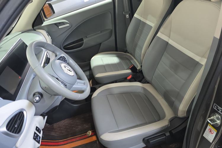 Used ORA White Cat 2022 Xiaoyue Mao Edition 360 km Luxury Model Lithium NMC