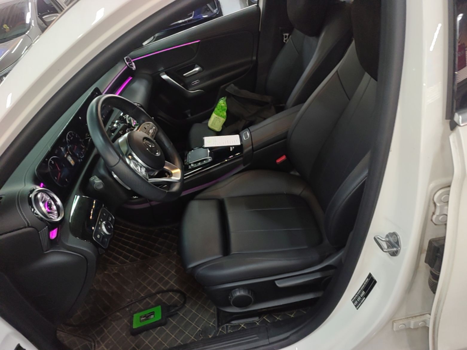 Vordere Reihe im Auto