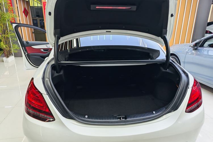 Used Mercedes-Benz C-Class 2019 C 260 Sport Edition Interior 6