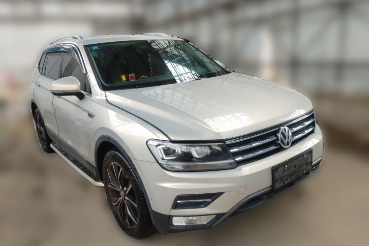Used Volkswagen Tiguan L 2020 330TSI Automatic Two-Wheel Drive Smart Luxury Edition China VI Standard Front Right 45 Deg