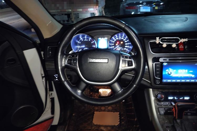 Used Haval H8 2015 2.0T Two-Wheel-Drive Elite Version
