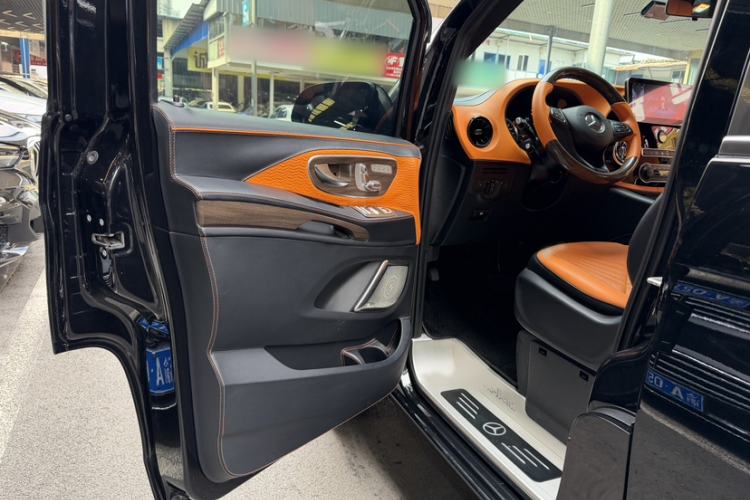 Used Mercedes-Benz Vito 2023 2.0T Elite Version 7 Seats Interior 7