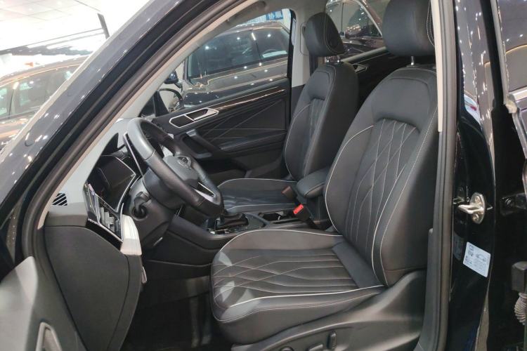 Used Volkswagen Tiguan L 2024 330TSI Automatic Two-Wheel Drive Smart Edition