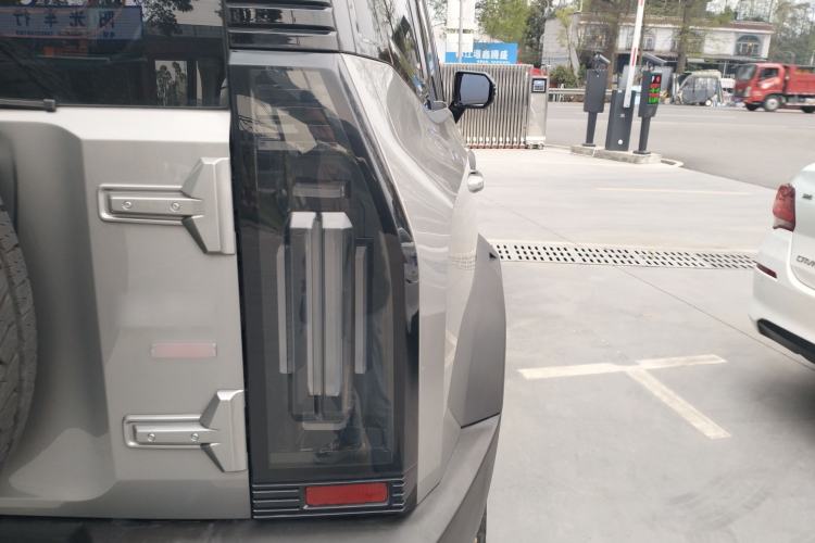 Used JETOUR Traveler 2023 2.0T Four-Wheel Drive Conqueror Exterior 3