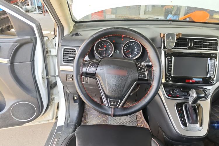 Used Haval H6 2015 Sport Edition 1.5T Automatic Two-Wheel Drive Luxury Model Steering Wheel