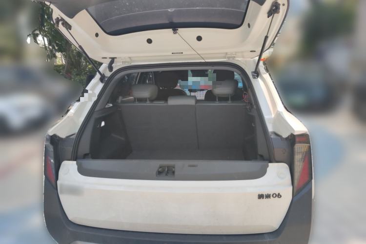 Used Dongfeng NAMMI 06 2025 401 Pro Trunk