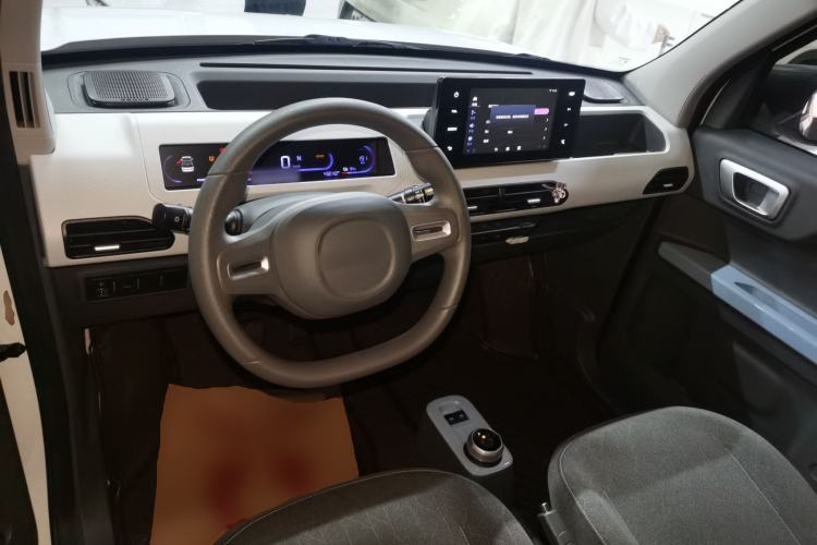Used Geely Galaxy Panda 2024 Panda Mini 200km Endurance Bear Center Console