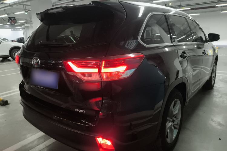 Used Toyota Highlander 2018 2.0T Four-Wheel Drive Luxury Version 7 Seats China VI Standard
