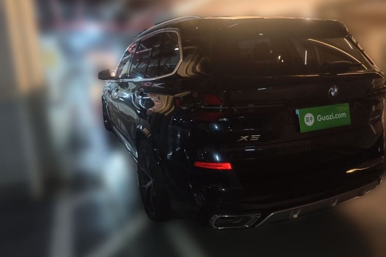 Used BMW X5 2023 xDrive 30Li Luxury M Sport Package

