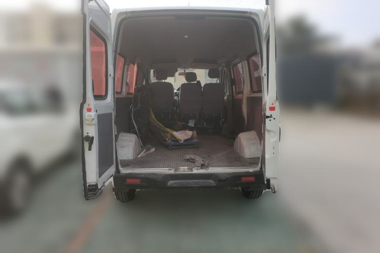 Used SAIC MAXUS Xintu V80 2018 2.5T 6-Speed Manual Aoyuntong Short Wheelbase Mid-Height 5-6 Seater