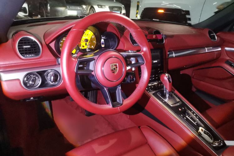 Used Porsche 718 2020 Boxster 2.0T Center Console