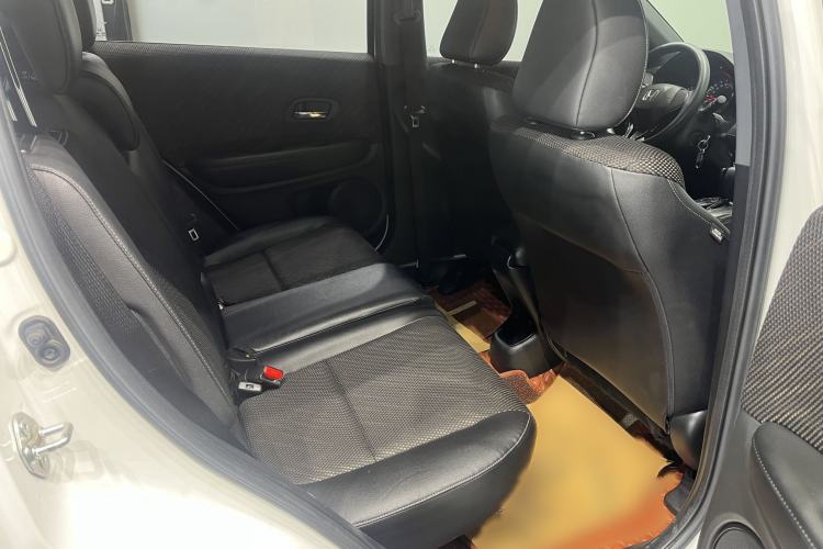 Used Honda XR-V 2017 1.5L LXi CVT Classic Edition Interior 3