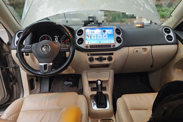 Used Volkswagen Tiguan 2015 1.8TSI Automatic Two-Wheel Drive Comfort Edition Center Console