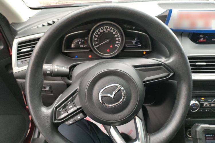 Used Mazda 3 Axela 2017 Hatchback 1.5L Automatic Luxury Model Emission Standard China V Steering Wheel