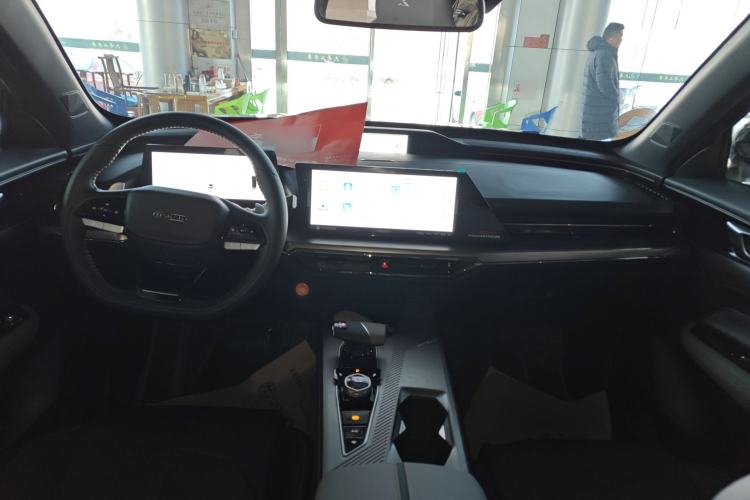 Used Oshan Z6 New Energy 2023 ZhiDian iDD 150KM Flagship PLUS Smart Parking Edition