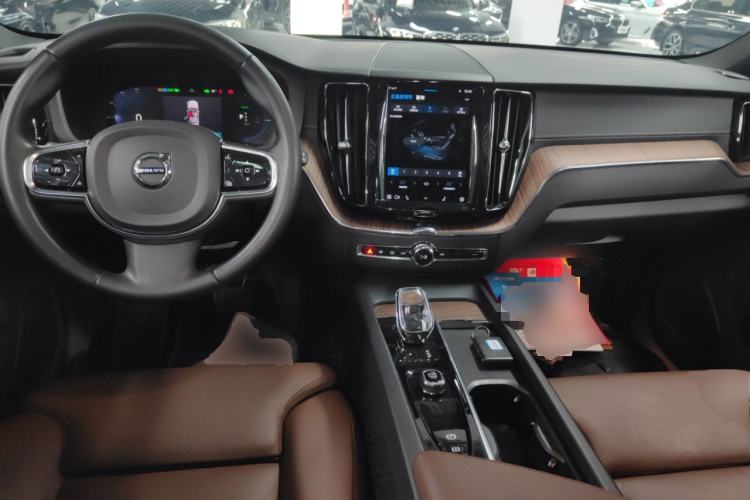 Used Volvo XC60 New Energy 2022 T8 Plug-in Hybrid All-Wheel Drive Smart Luxury Edition Center Console
