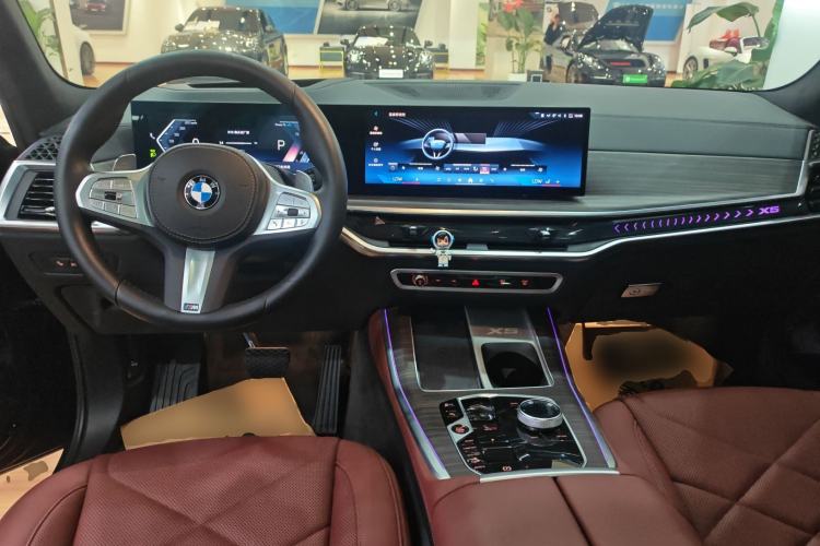 Used BMW X5 2023 xDrive 40Li M Sport Night Edition Package Center Console