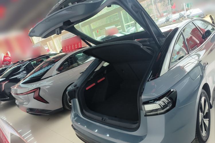 Used Volkswagen ID.7 VIZZION 2024 AIR model Trunk