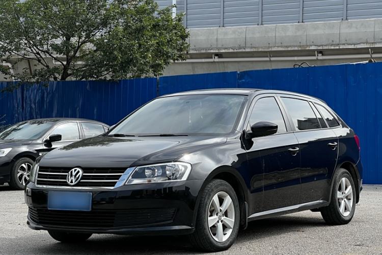 Used Volkswagen Gran Lavida 2013 1.6L Manual Fashion Model