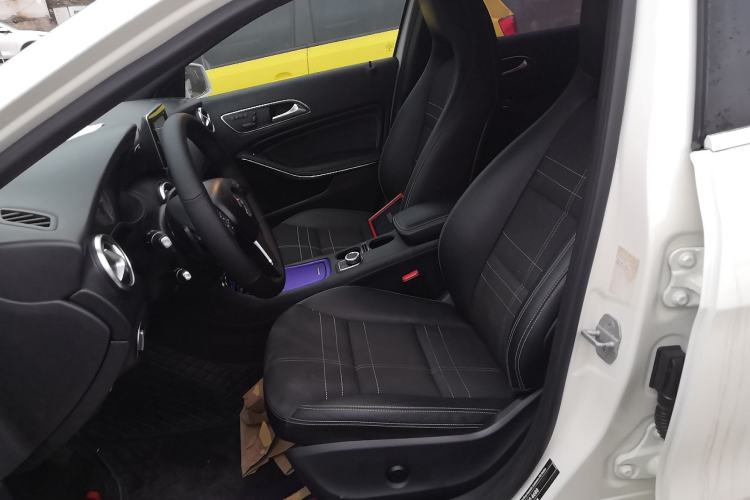 Used Mercedes-Benz A-Class 2015 A 200 Fashion Model
