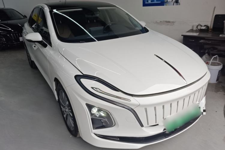 Used Hongqi E-QM5 2022 431 km Charge & Enjoy Edition Front Right 45 Deg