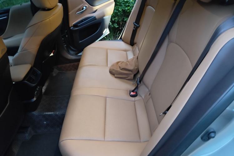 Used Lexus ES 2020 300h Premier Edition