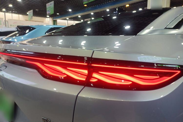 Used BYD Han L 2025 EV Four-Wheel Drive LiDAR Flagship Model
