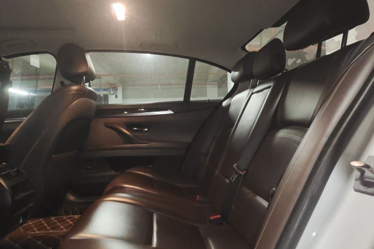 Used BMW 5 Series 2014 525Li Luxury Design Package Left Rear Seat