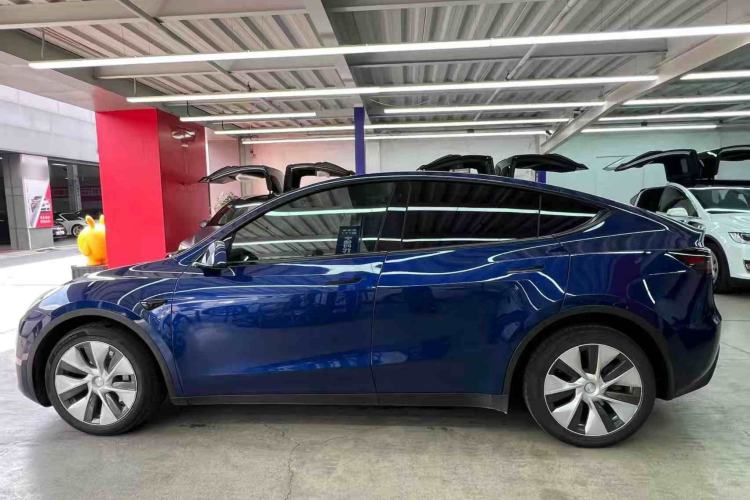 Used Tesla Model Y 2021 Long-Range All-Wheel-Drive Version 3D7