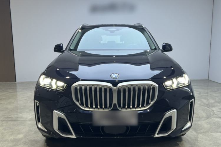 Used BMW X5 2023 xDrive 30Li Luxury M Sport Package Exterior 4