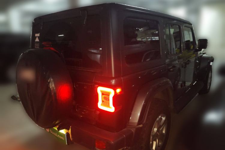 Used Jeep Wrangler 2019 2.0T Sahara Four-Door Version China VI Emission Standard