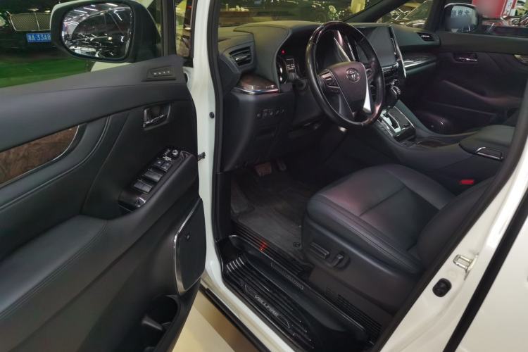 Used Toyota Vellfire 2023 Crown Dual-Engine 2.5L HV Ultimate Edition