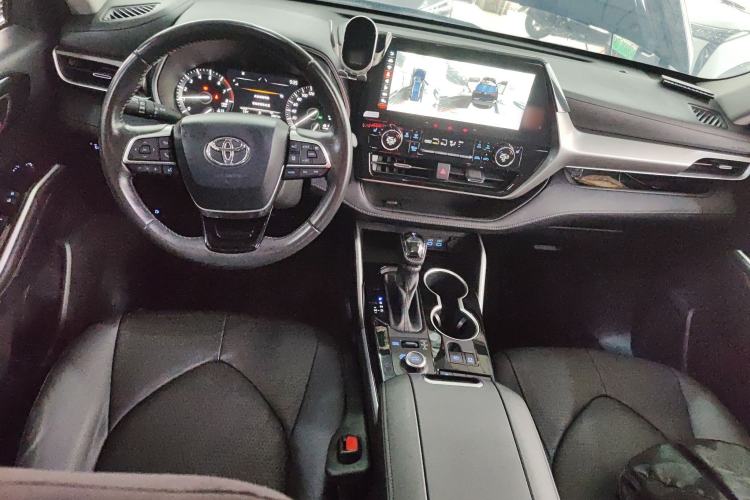 Used Toyota Highlander 2022 380T 4x4 Luxury Edition 7 Seats Center Console