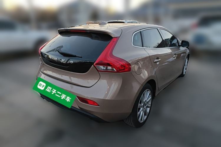 Used Volvo V40 2015 1.6T Zhiyi Edition