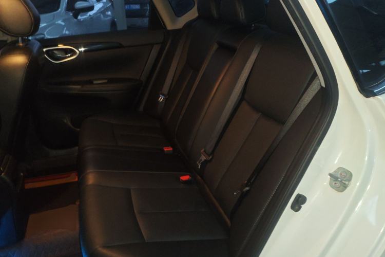 Used Nissan Sylphy 2019 1.6XV CVT Smart Connect Luxury Edition China VI Standard Left Rear Seat