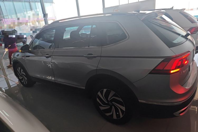 Used Volkswagen Tiguan L 2022 330TSI Automatic Two-Wheel Drive Smart Edition
