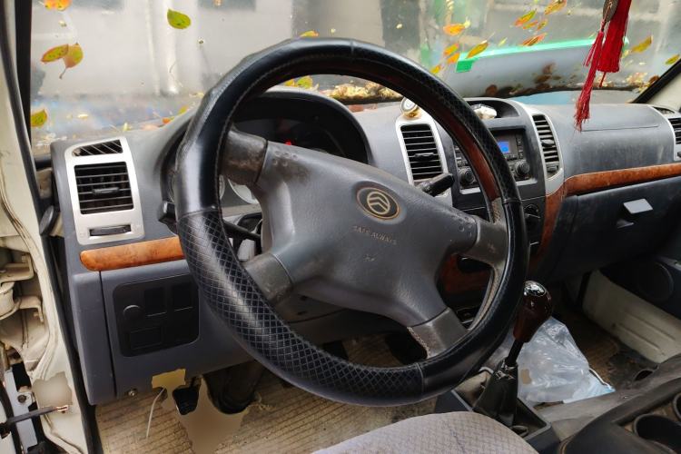 Used Golden Dragon Hiace 2010 2.0T Standard-Wheelbase Advanced Edition D20A Steering Wheel