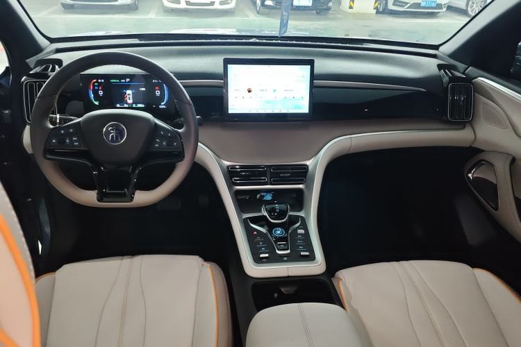 Used BYD Song Pro New Energy 2024 HONOR Edition DM-i 71KM Navigation Model
