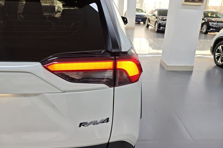 Used Toyota RAV4 2020 2.0L CVT Two-Wheel Drive Fashion Edition